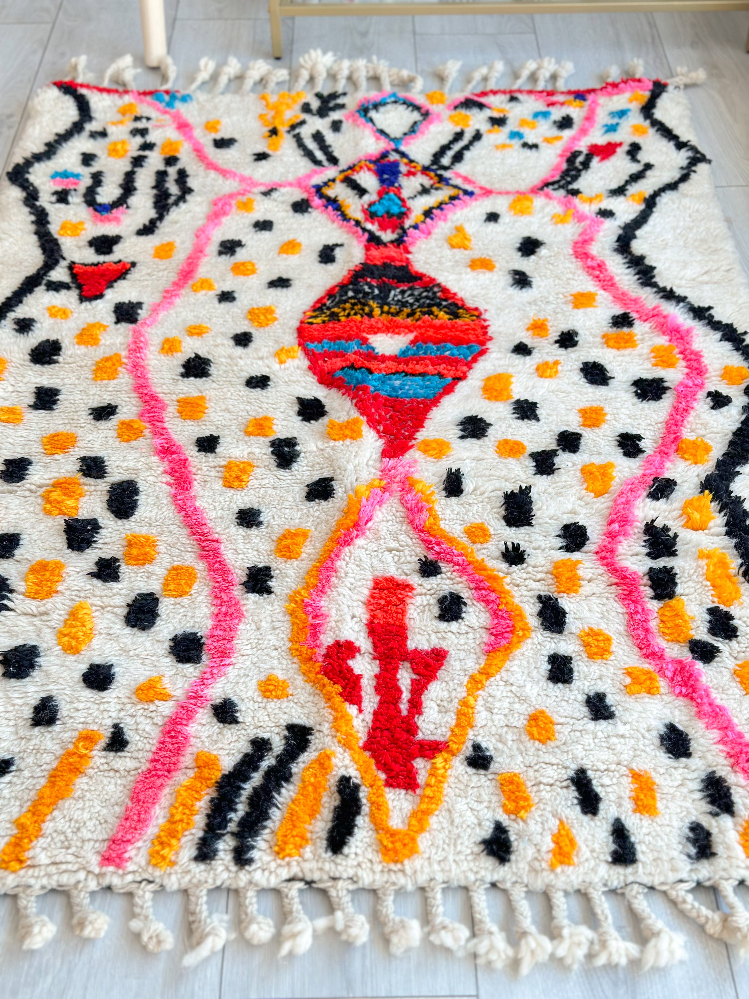 Colorful Berber rug 105 x 160 cm - n°612