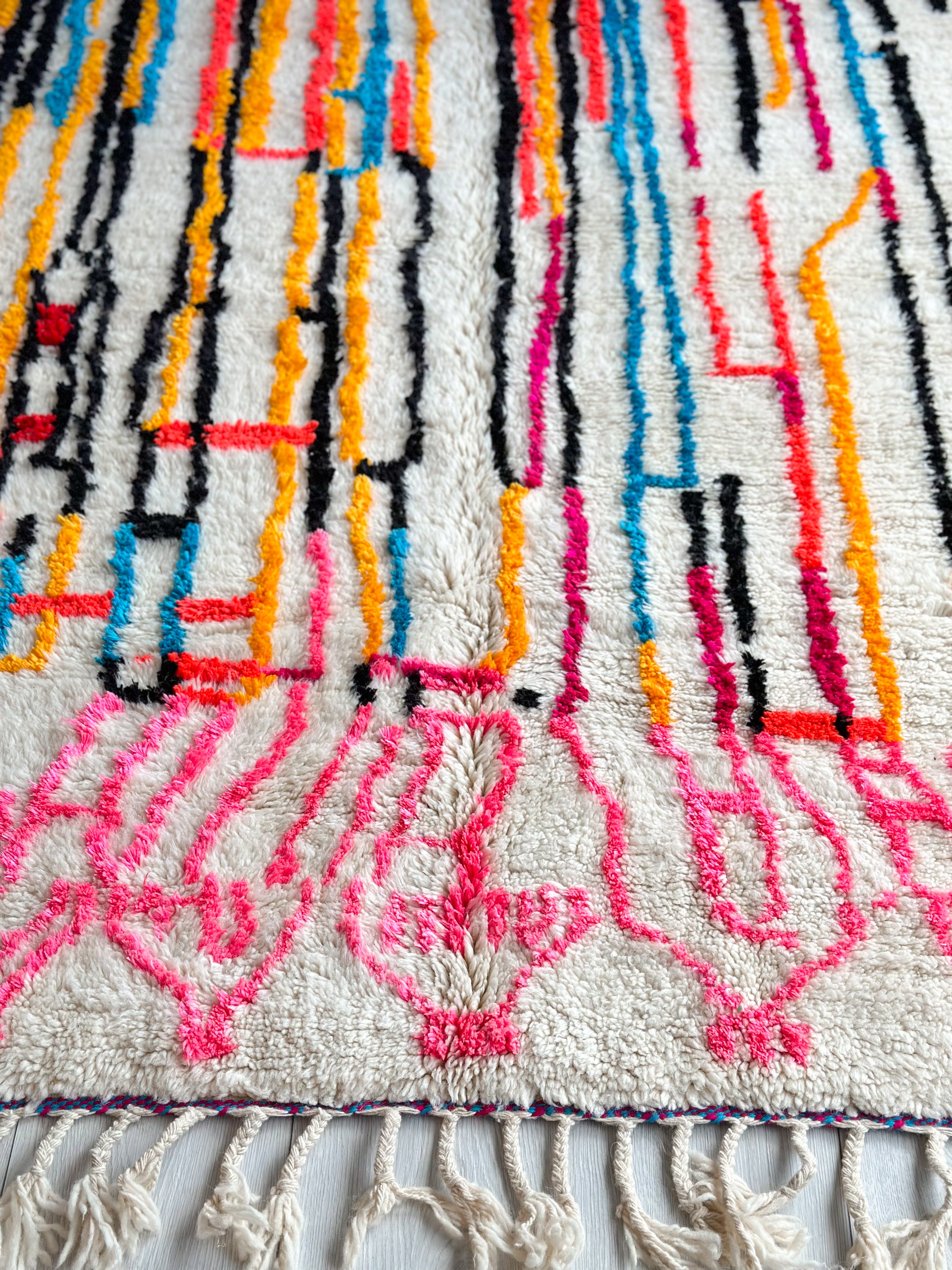 Colorful Berber rug 140 x 260 cm / 4.6 x 8.5 ft - n°700