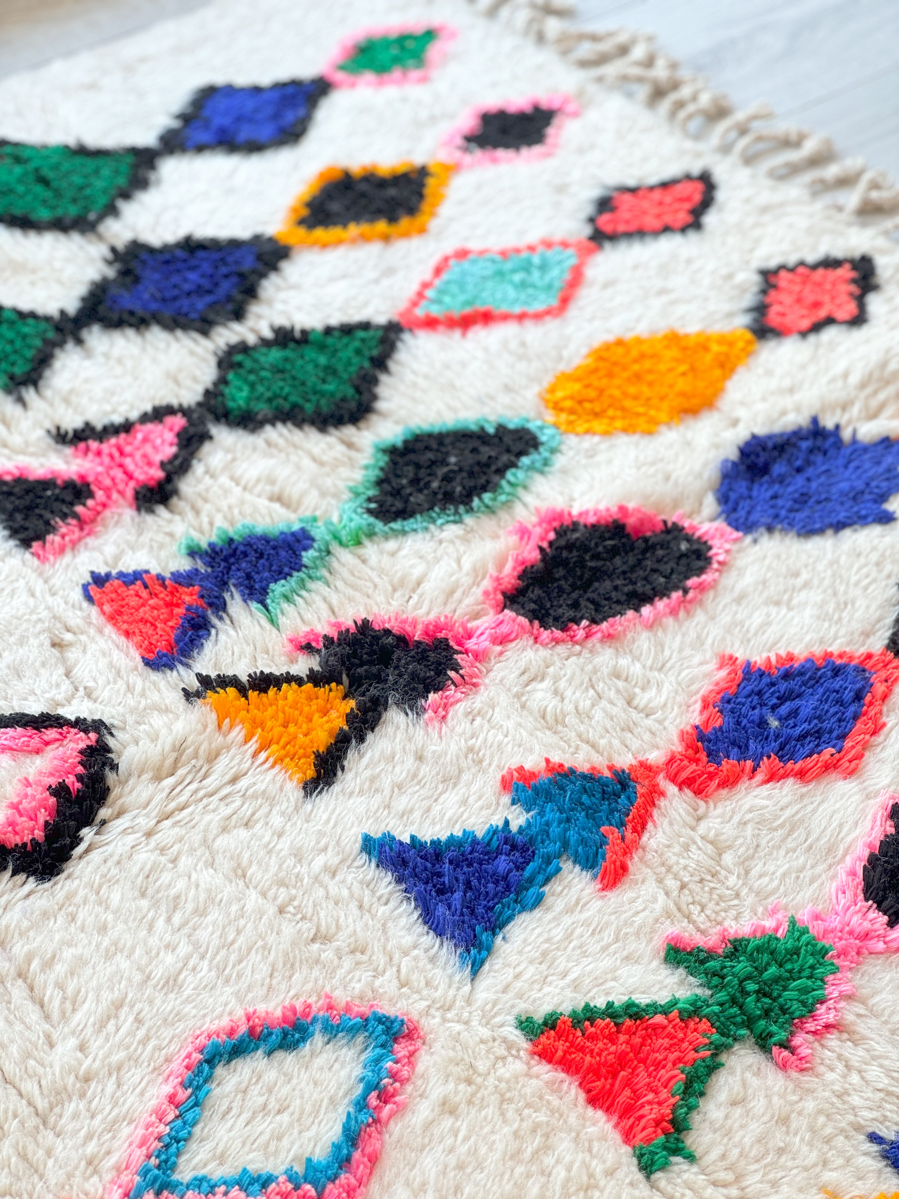  Colorful Berber rug 141 x 253 cm / 4.6 x 8.3 ft - n°1197