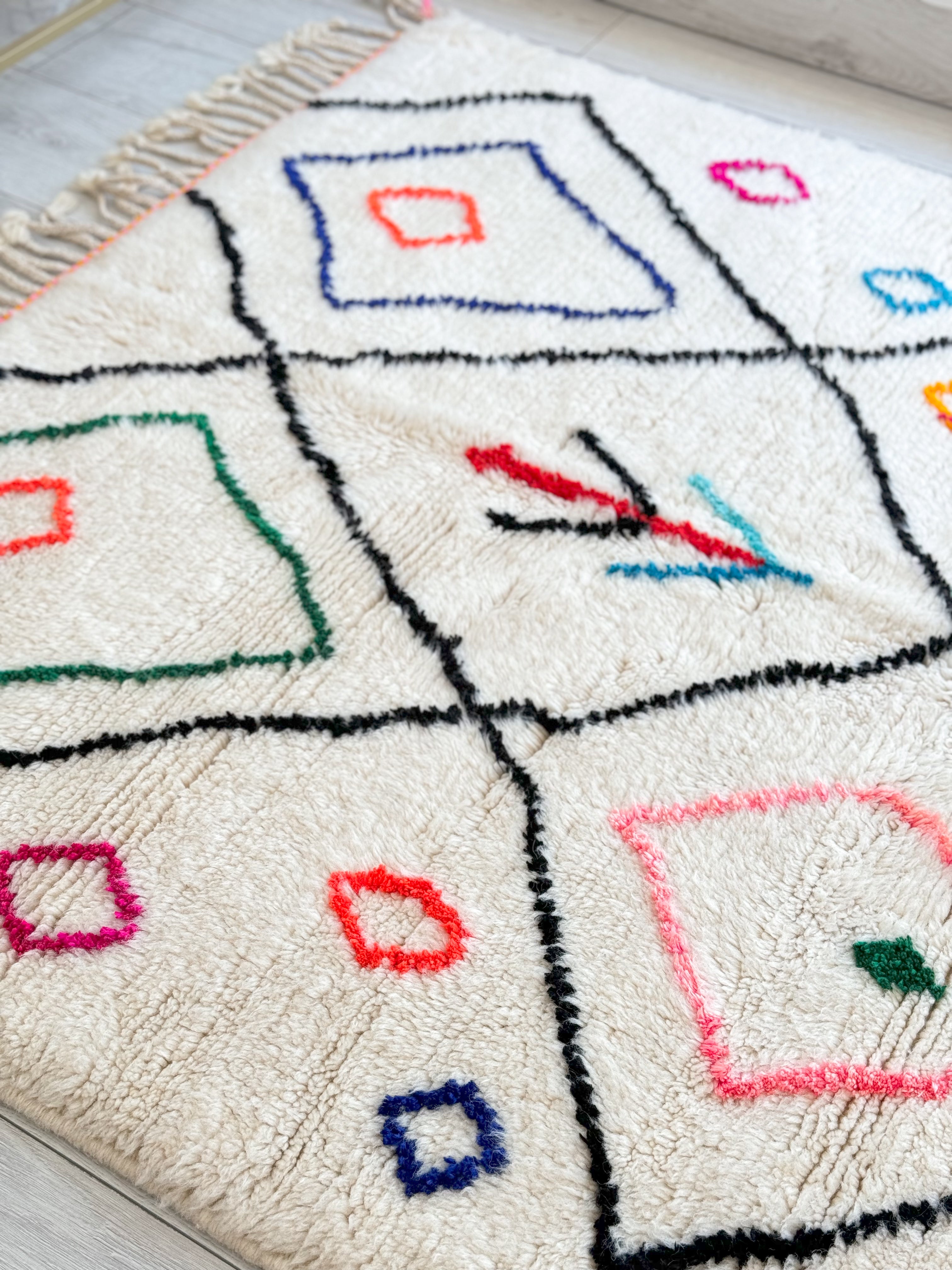 Colorful Berber rug 145 x 262 cm - n°1100