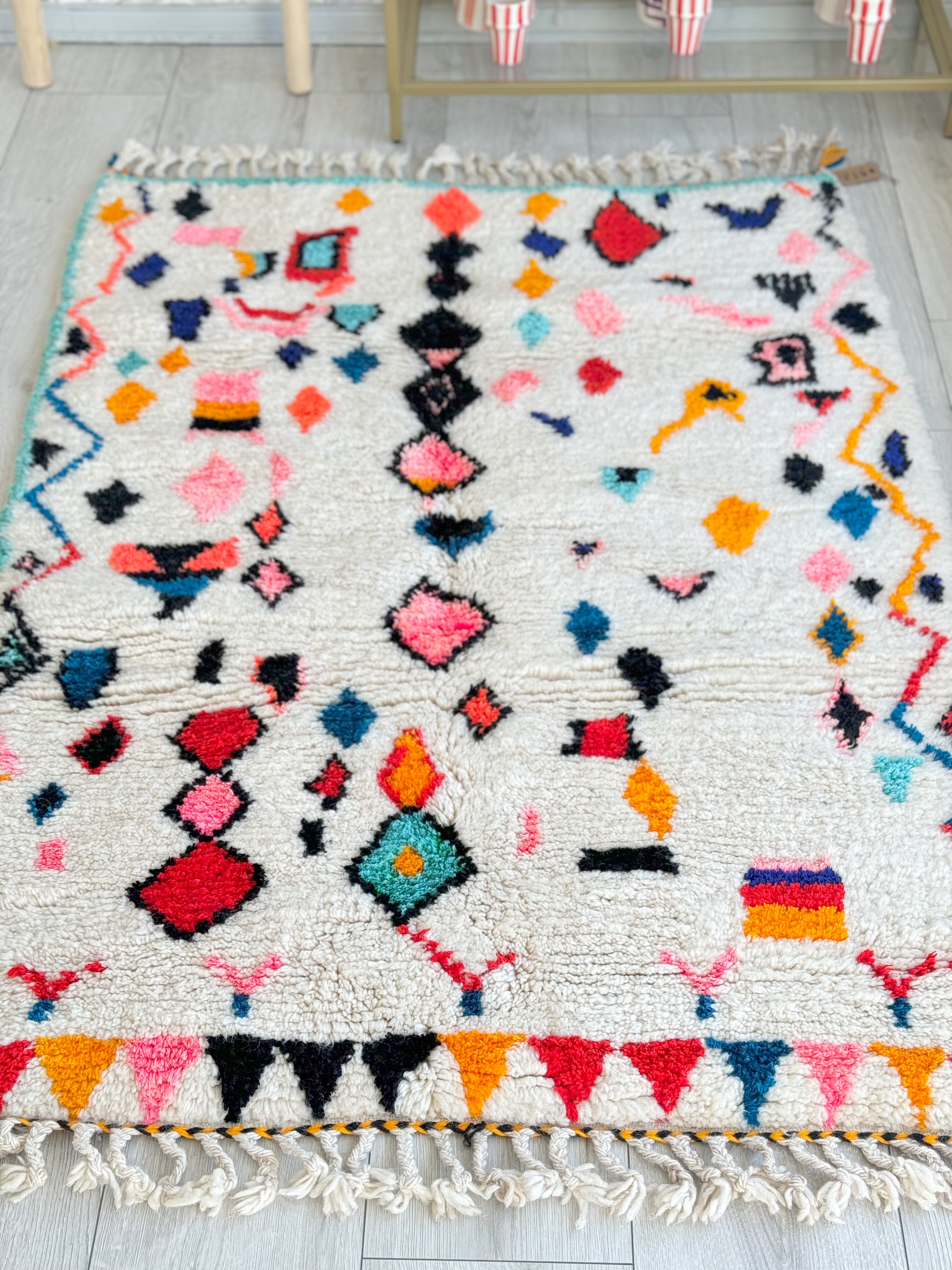 Colorful Berber rug 107 x 156 cm - n°952