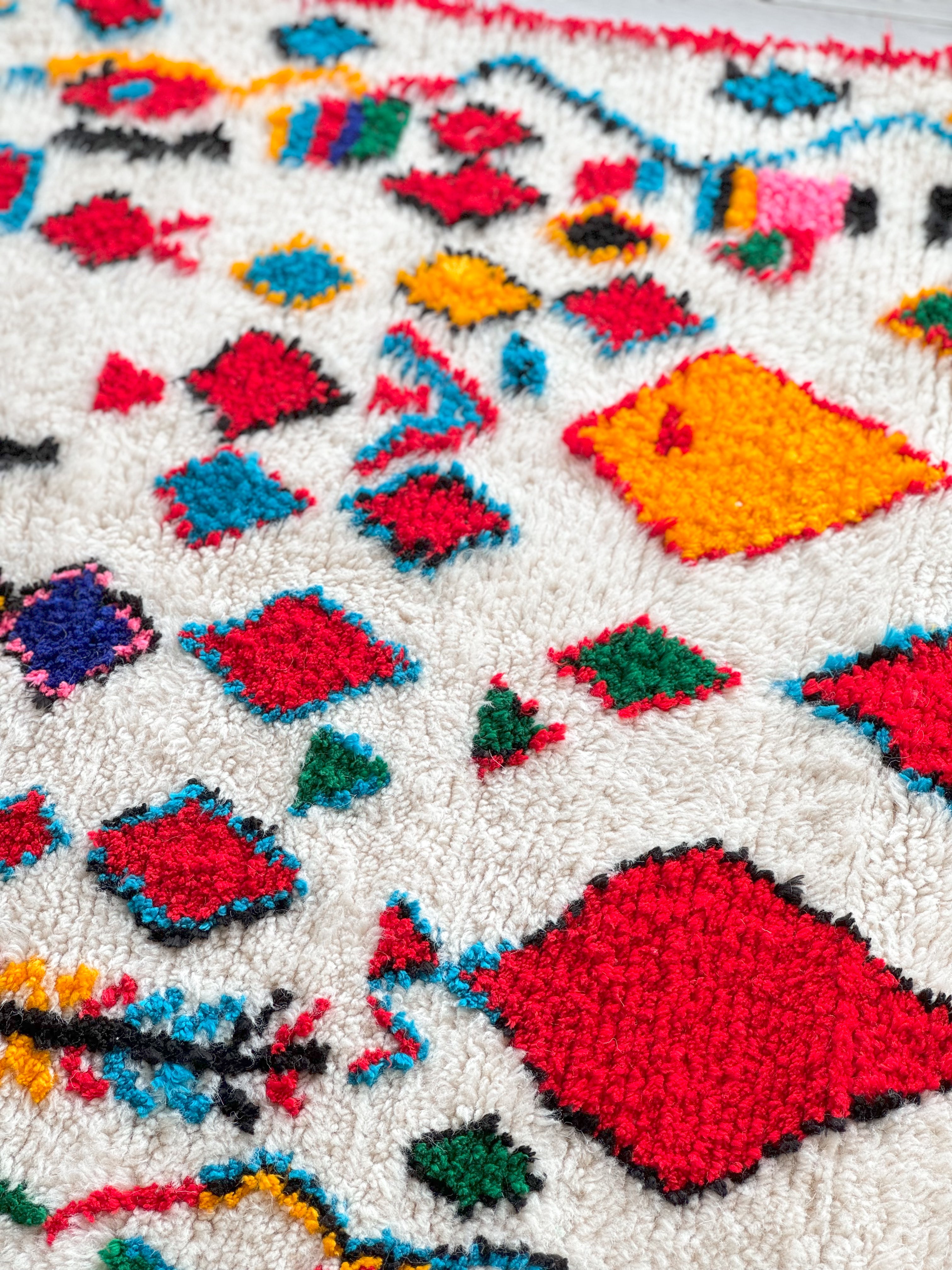 Colorful Berber rug 100 x 168 cm - n°844