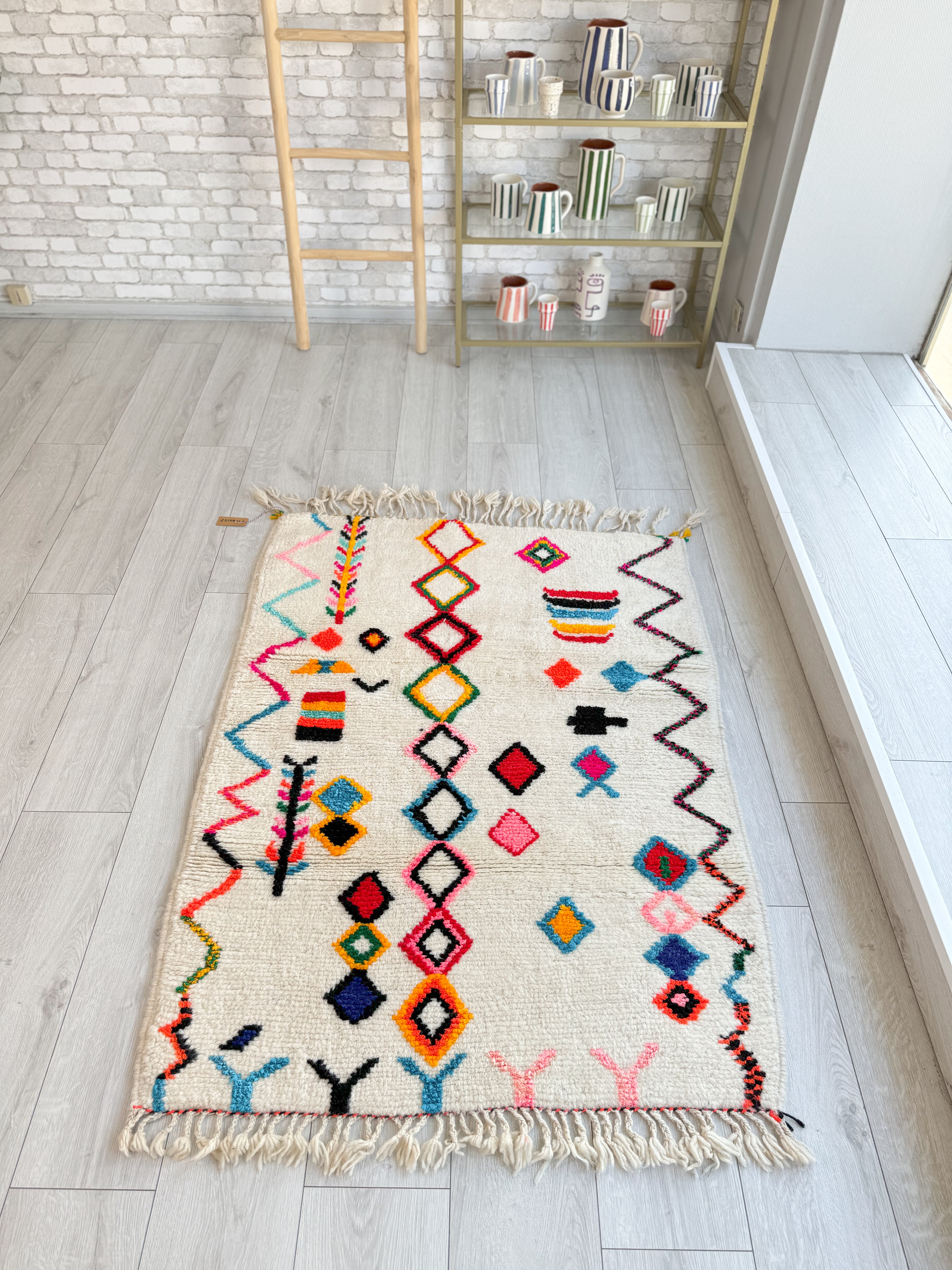 Colorful Berber Rug 108 x 157 cm / 3.5 x 5.2 ft - n°1056