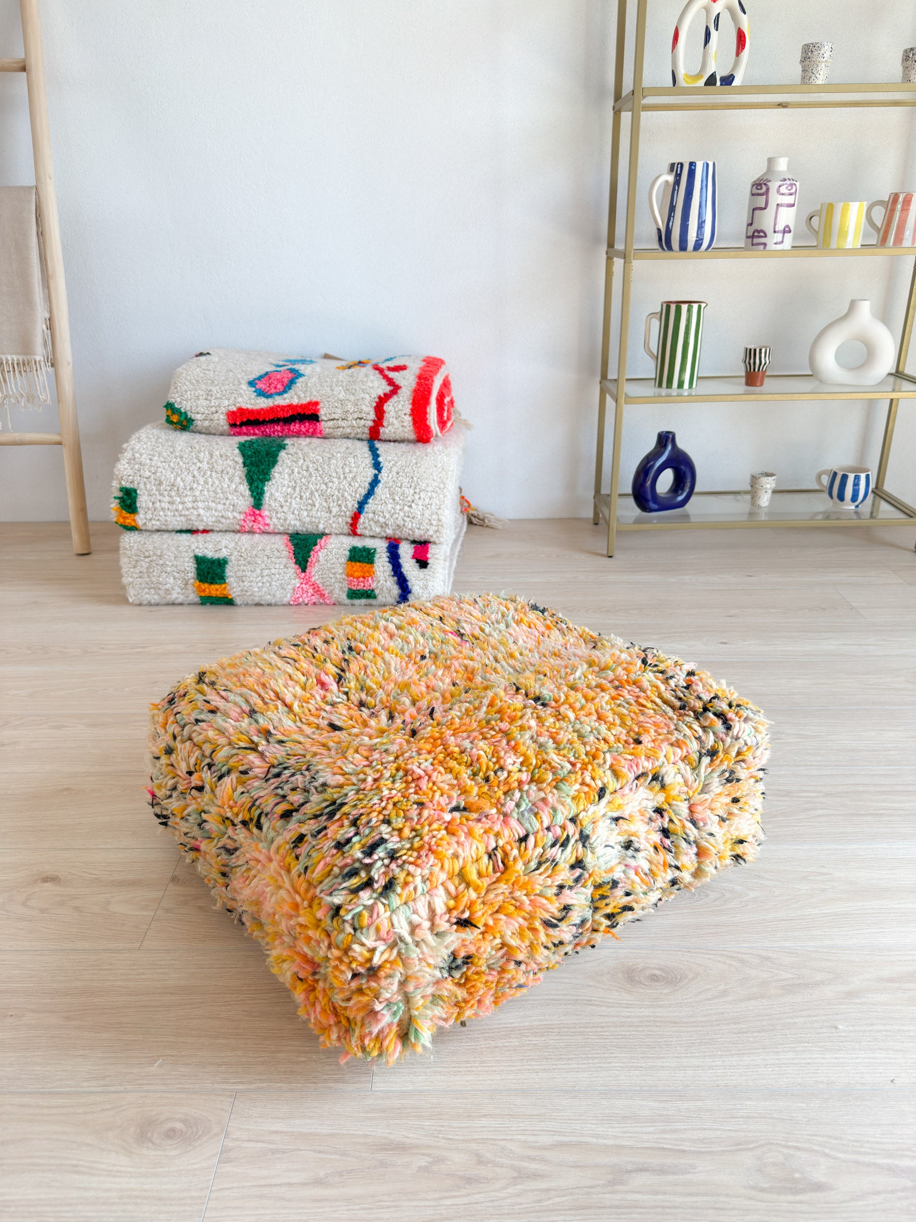 Marokkanischer Pouf, bunter Berber-Pouf - 60 x 60 cm - Nr. 28