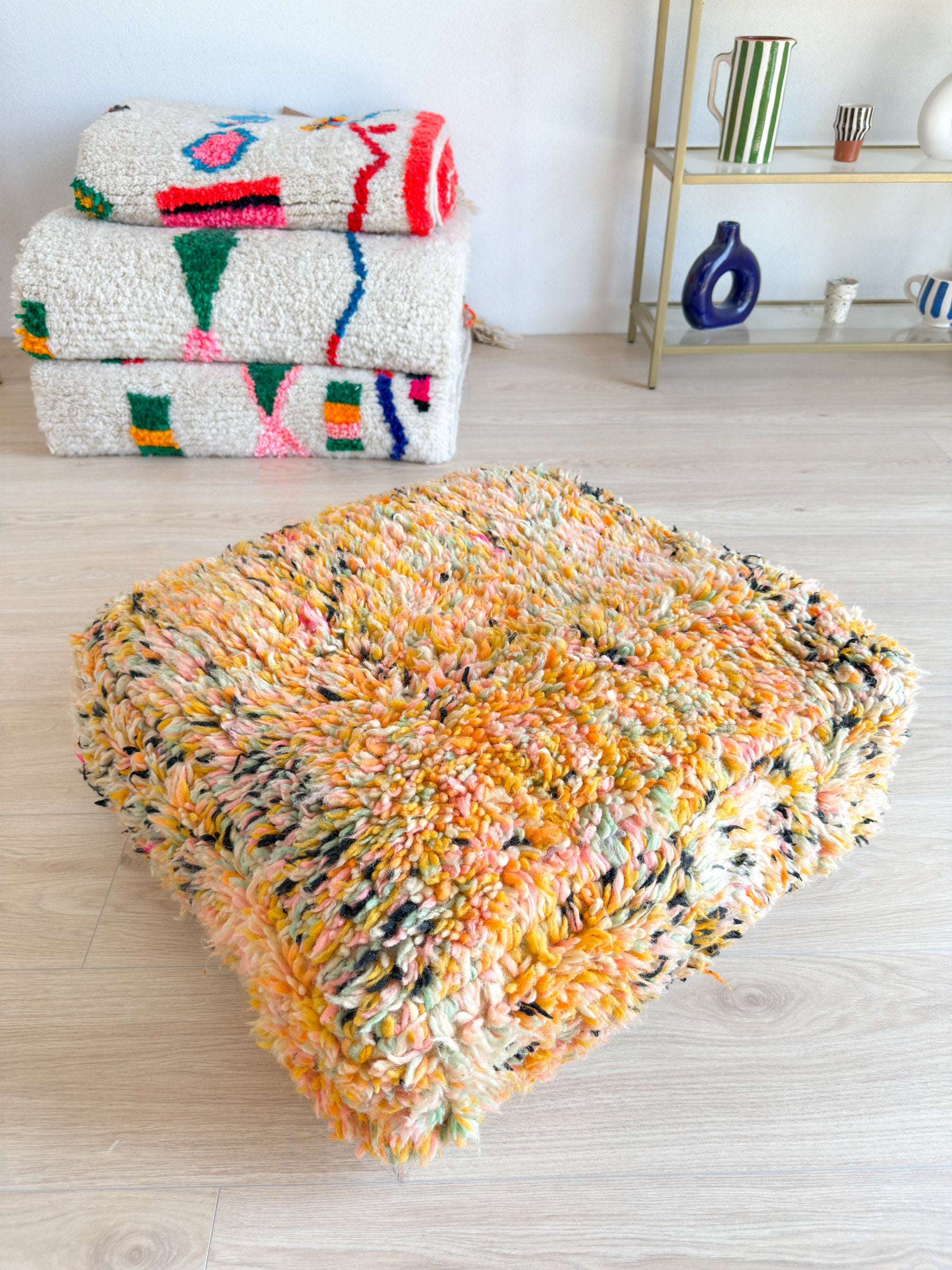 Marokkanischer Pouf, bunter Berber-Pouf - 60 x 60 cm - Nr. 28