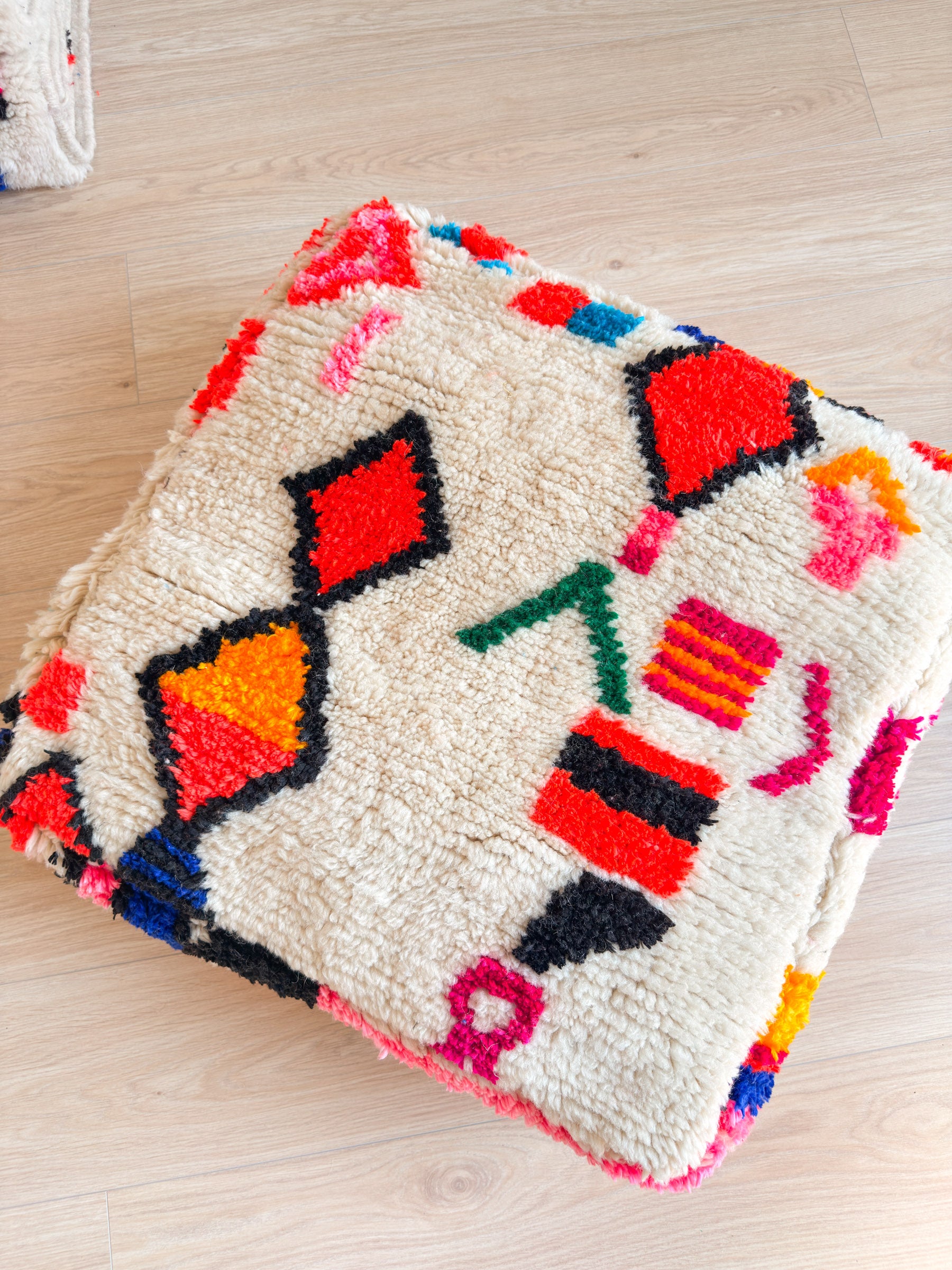 Moroccan pouf, colorful Berber pouf - 60 x 60 cm - n°45