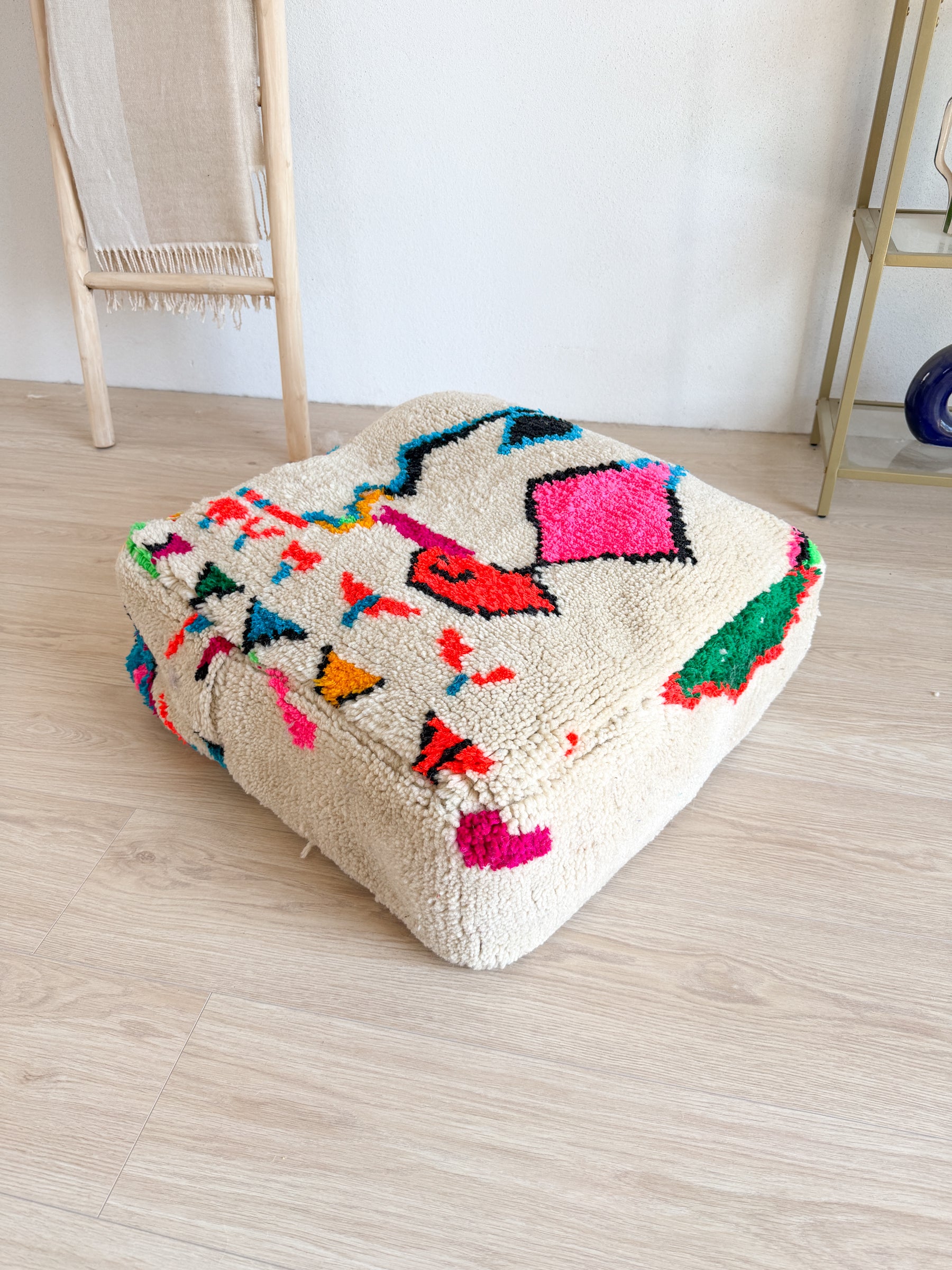 Marokkanischer Pouf, bunter Berber-Pouf - 60 x 60 cm - Nr. 70