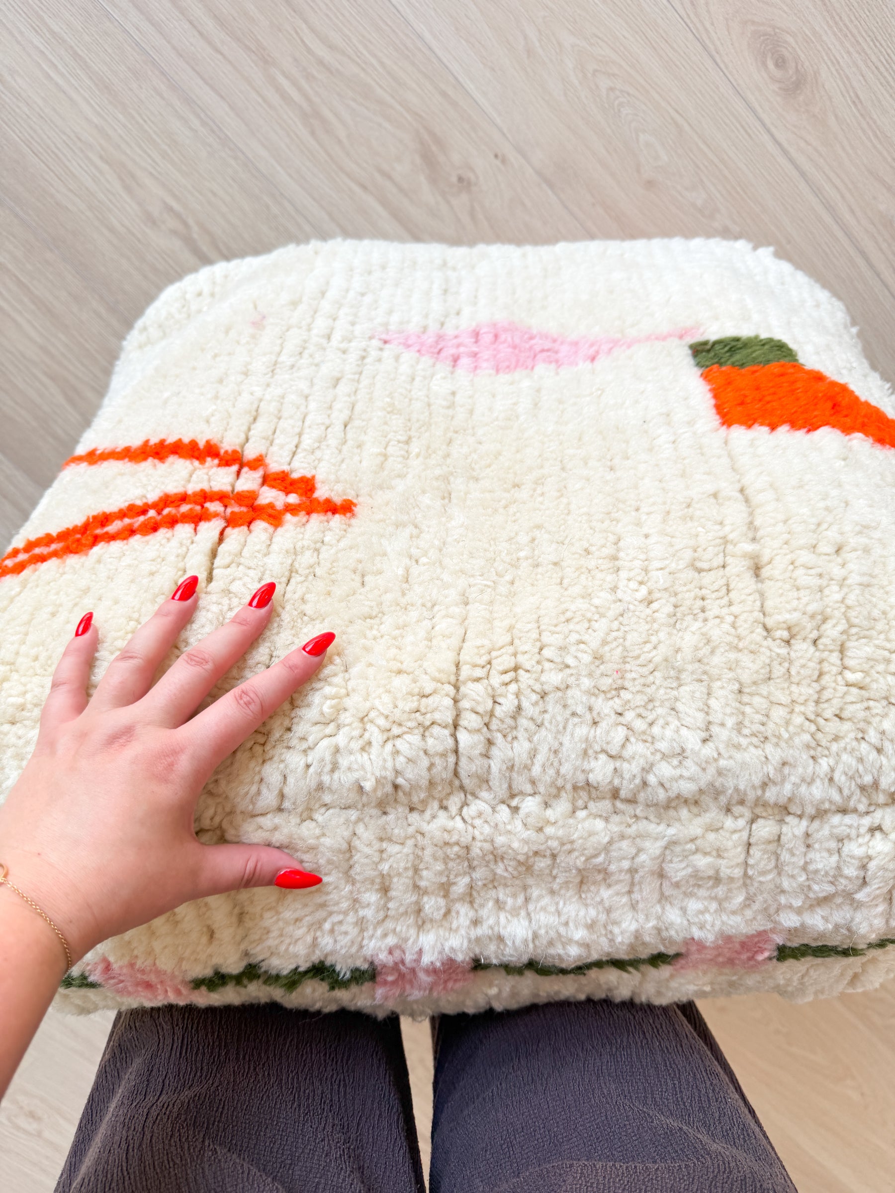 Entwurf – Marokkanischer Pouf, farbenfroher Berber-Pouf – 60 x 60 cm – Nr. 129