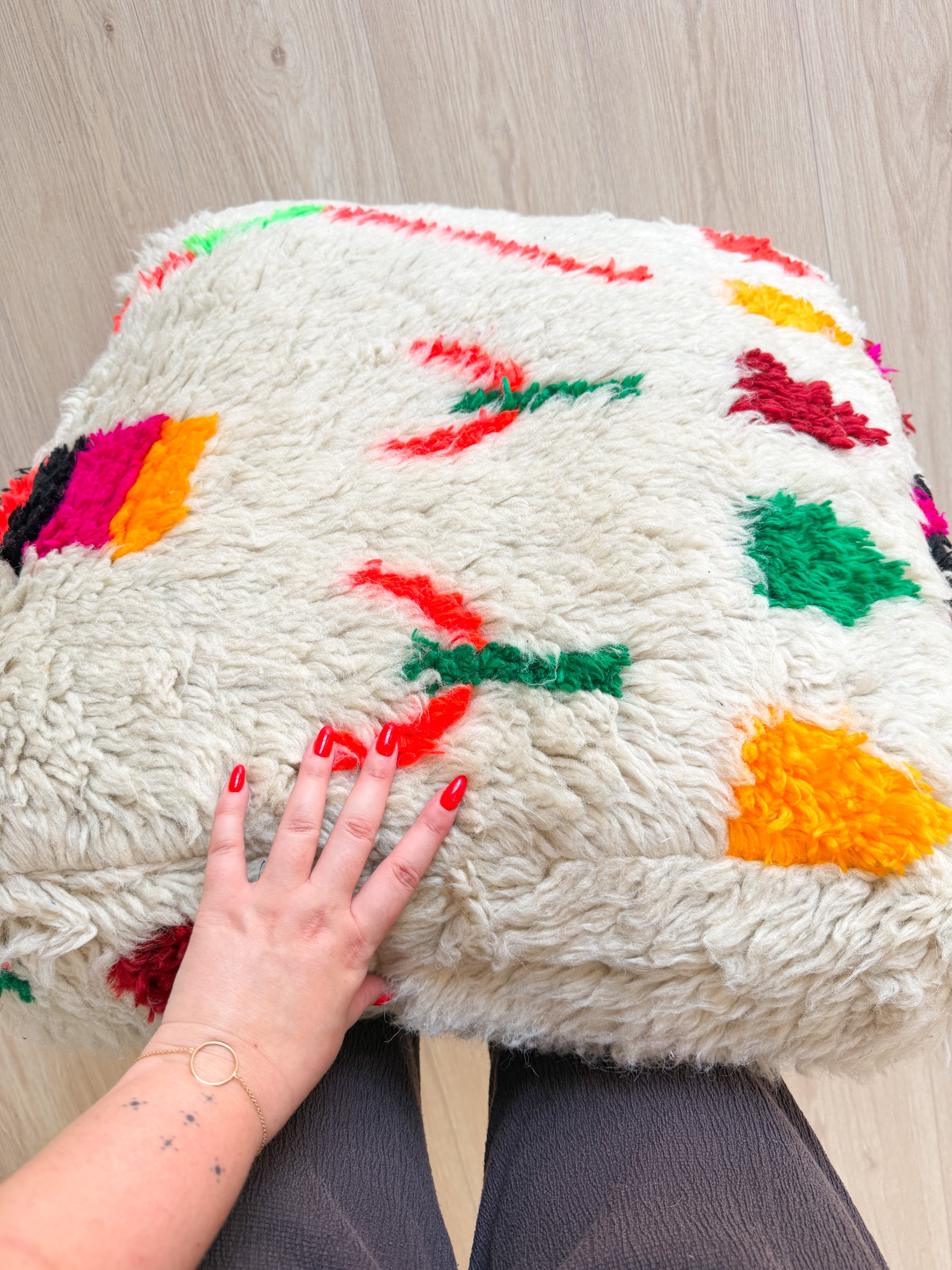 Entwurf – Marokkanischer Pouf, farbenfroher Berber-Pouf – 60 x 60 cm – Nr. 124