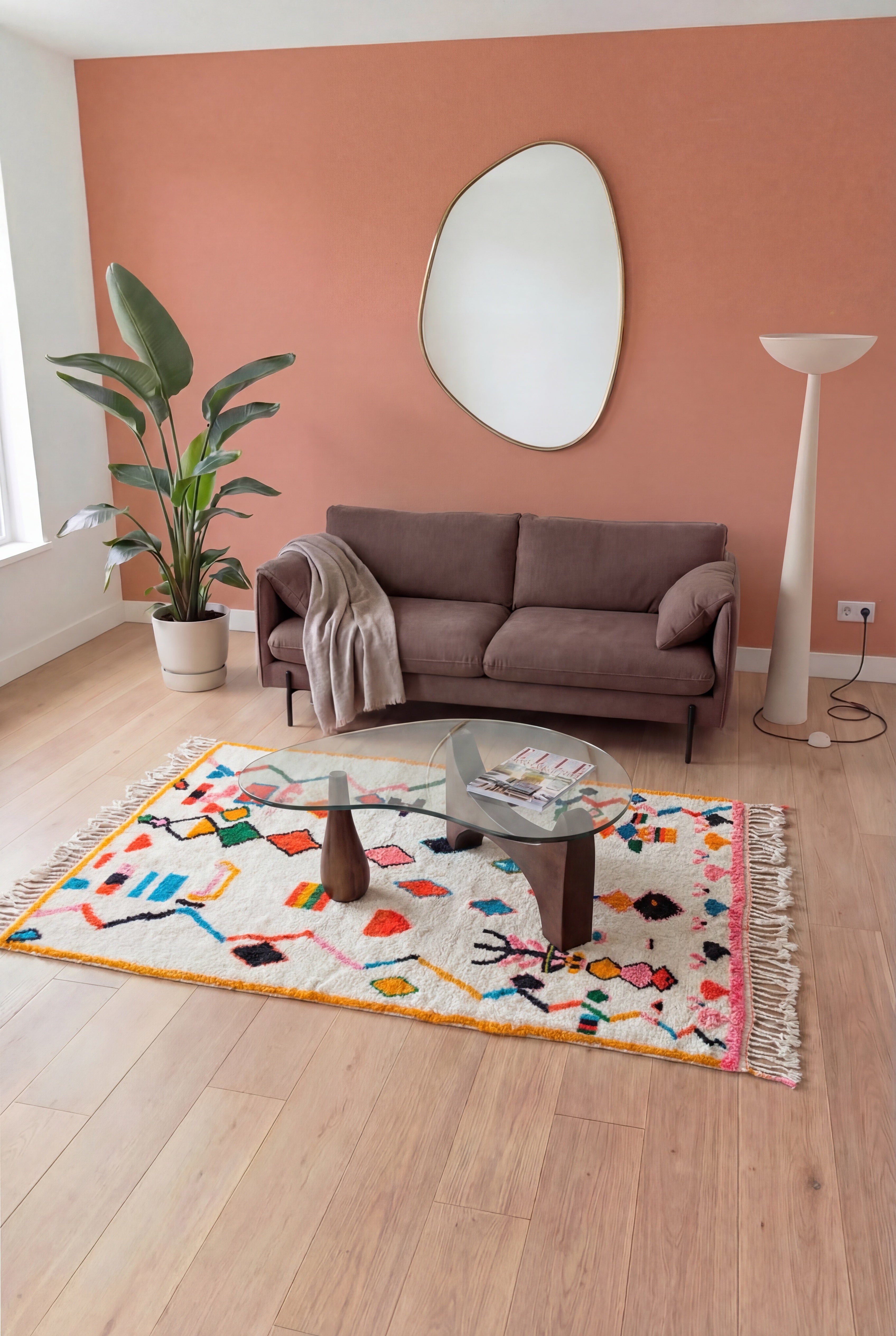 Tapis berbère marocain Azilal coloré fait main, laine et coton multicolore, 143x263 cm, n2476 — mis en scène dans un salon contemporain | Tamazi