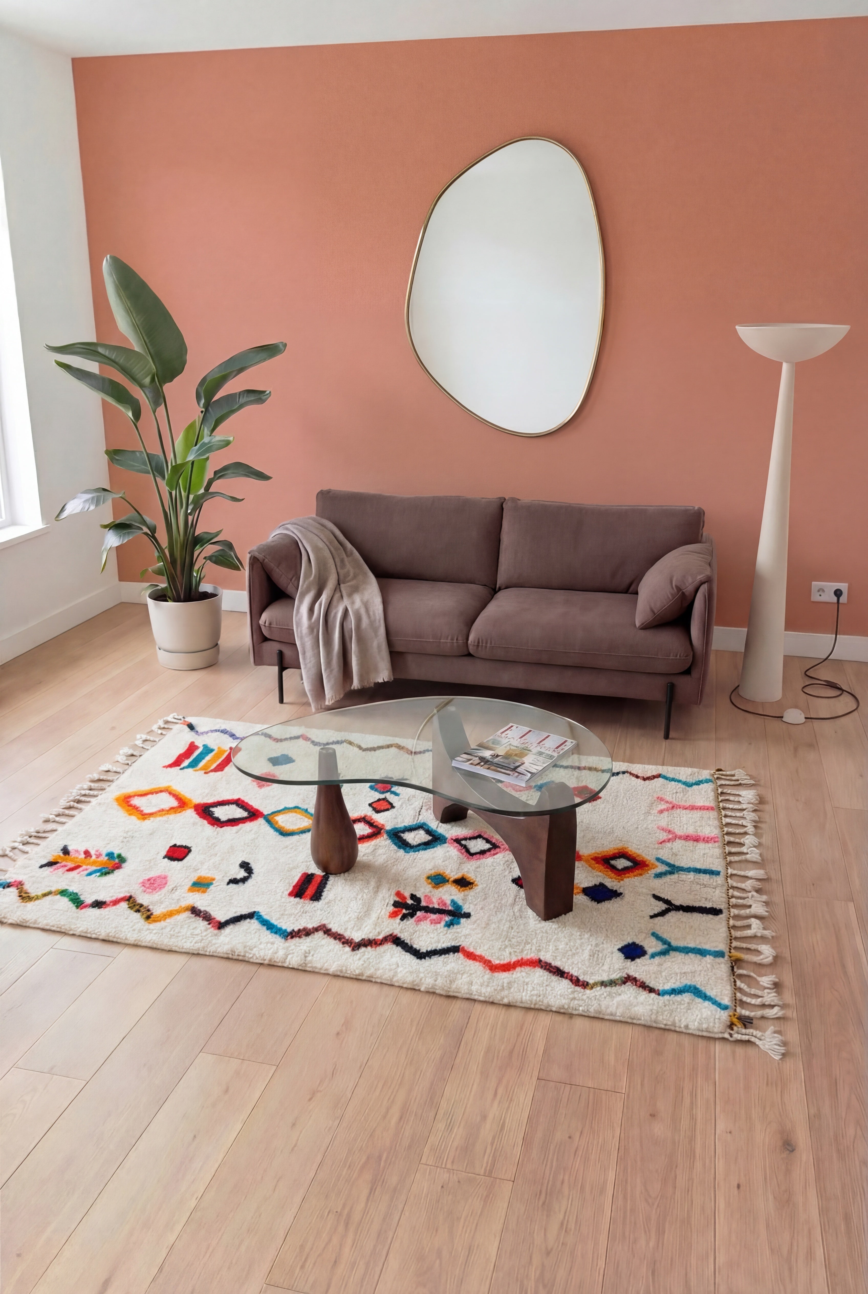 Tapis berbère marocain Azilal coloré fait main, laine et coton multicolore, 148x269 cm, n2481 — mis en scène dans un salon contemporain | Tamazi