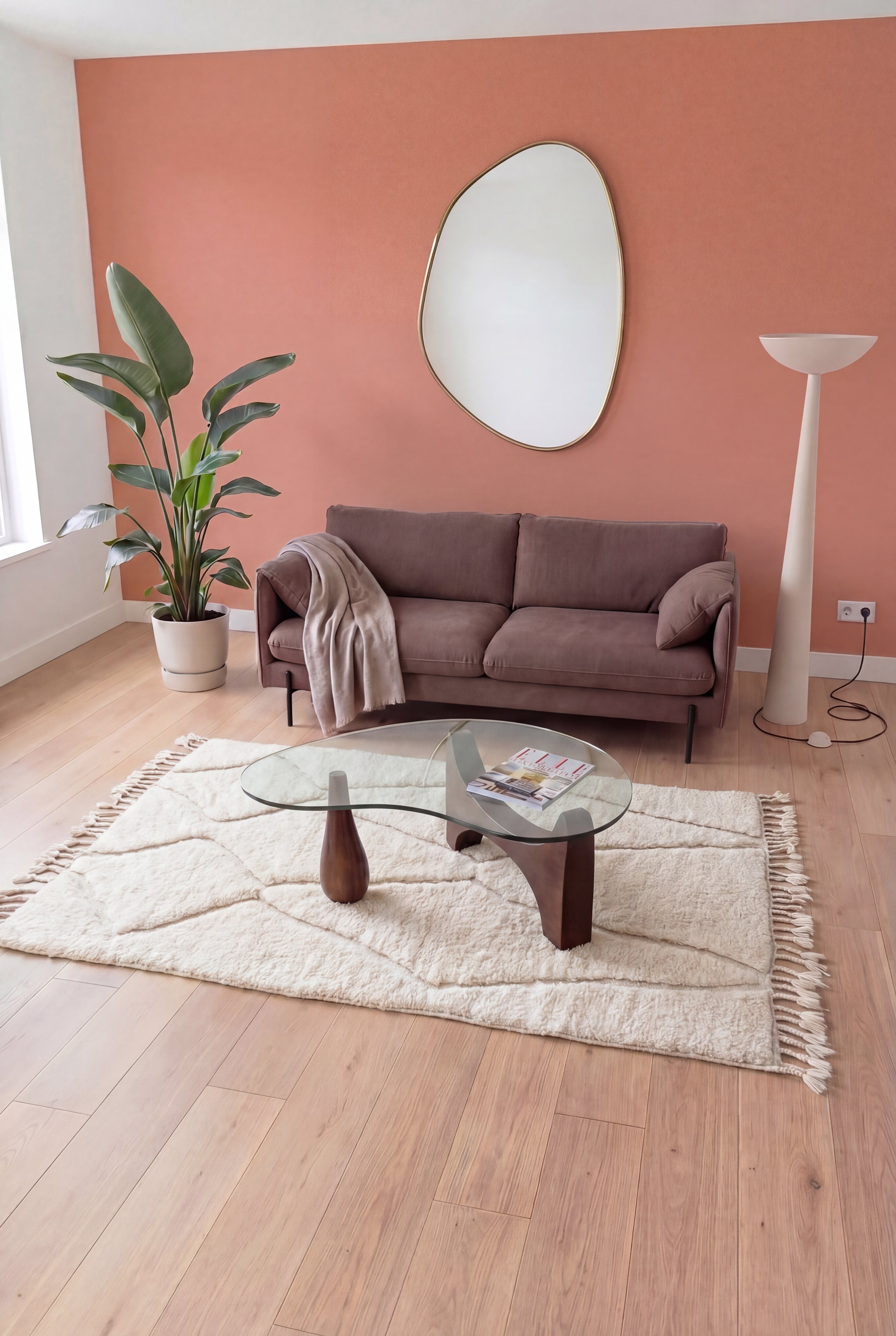 Handgemaakt Marokkaans Beni Ouarain berbertapijt, witte wol, 150x271 cm, n2529 — gestileerd in een eigentijdse woonkamer | Tamazi