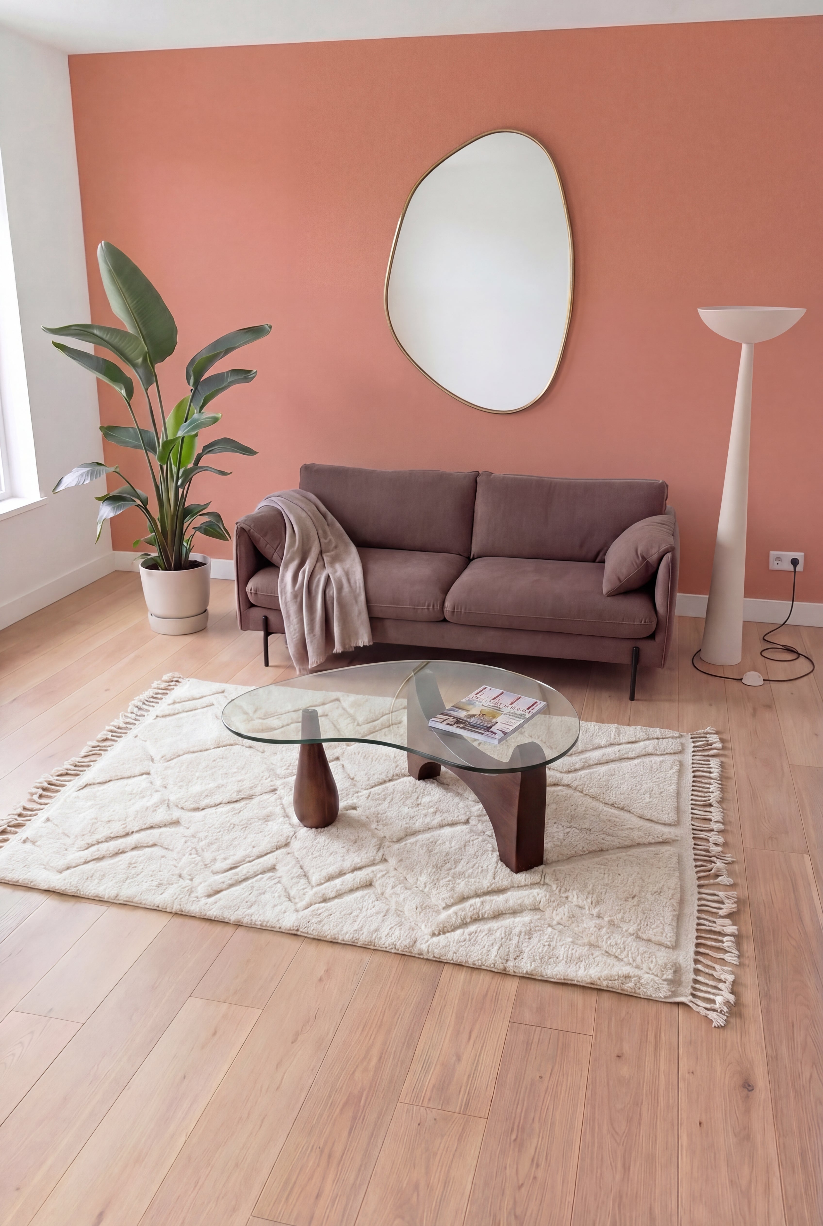 Handgemaakt Marokkaans Beni Ouarain berbertapijt, gebroken witte wol, 155x276 cm, n2503 — gestileerd in een eigentijdse woonkamer | Tamazi