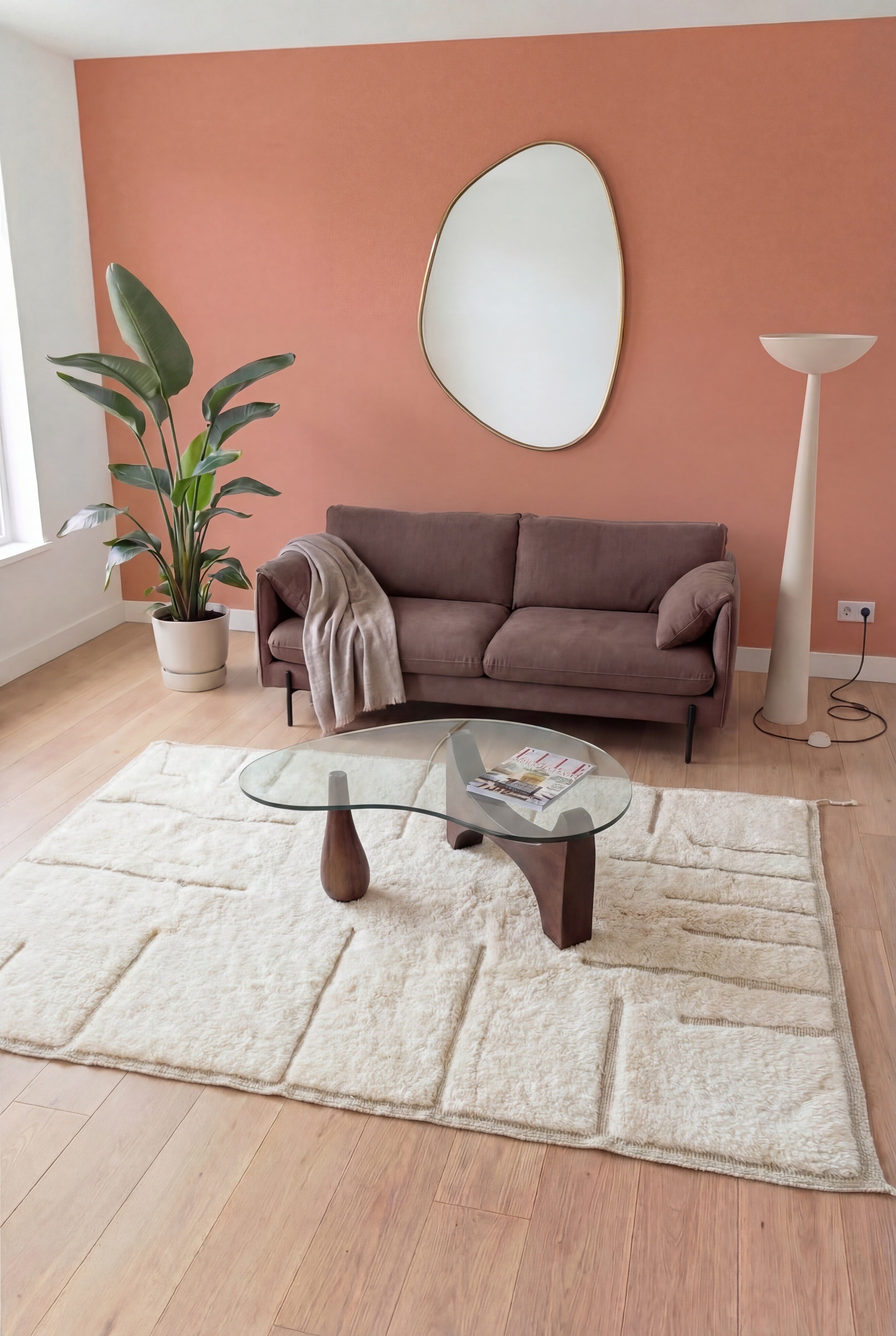 Handgefertigter marokkanischer Berberteppich Mrirt, Wolle weiß, 208x310 cm, n2521 — inszeniert in einem zeitgenössischen Wohnzimmer | Tamazi