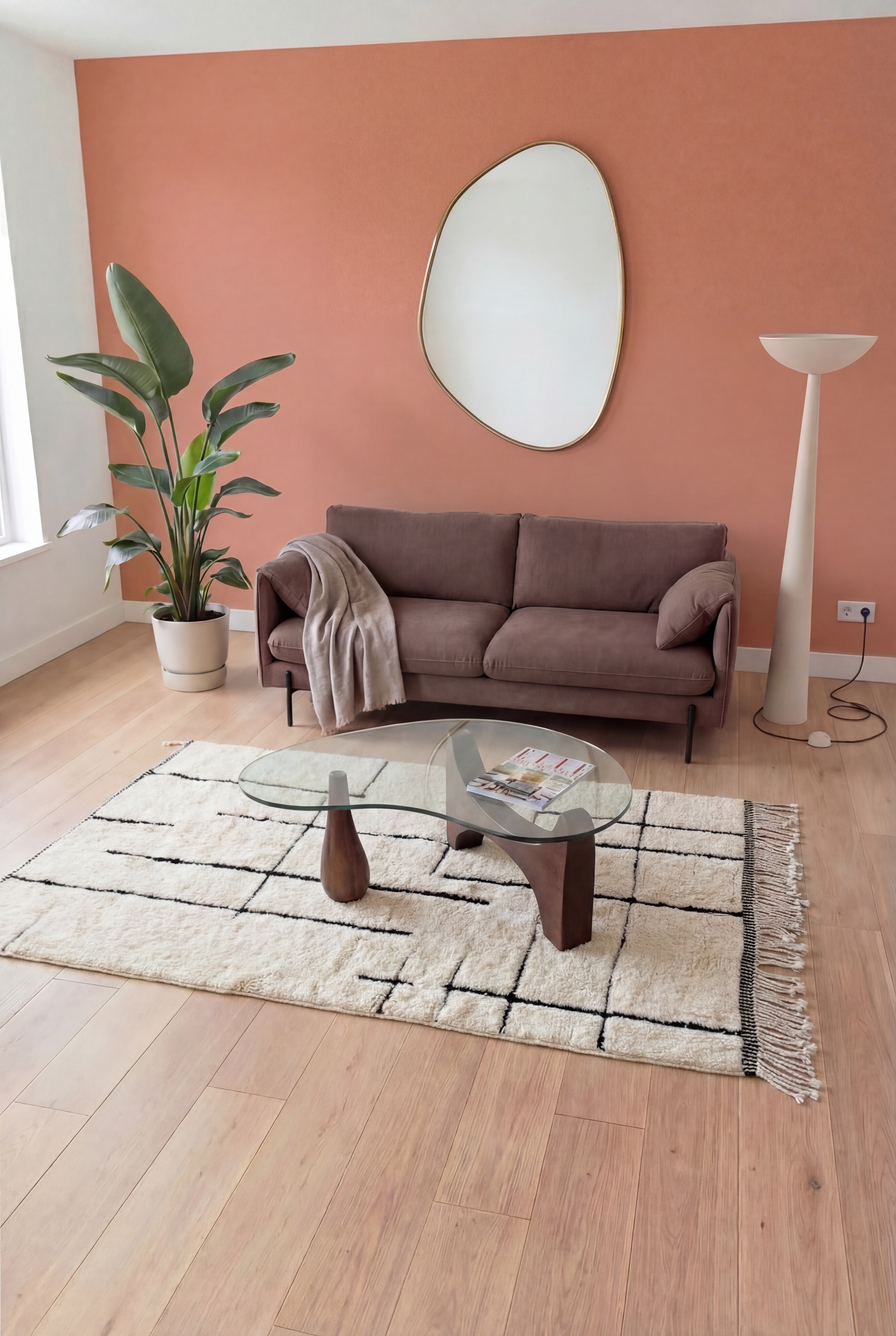 Tapis berbère marocain Mrirt fait main, laine blanc et noir, 152x264 cm, n2547 — mis en scène dans un salon contemporain | Tamazi