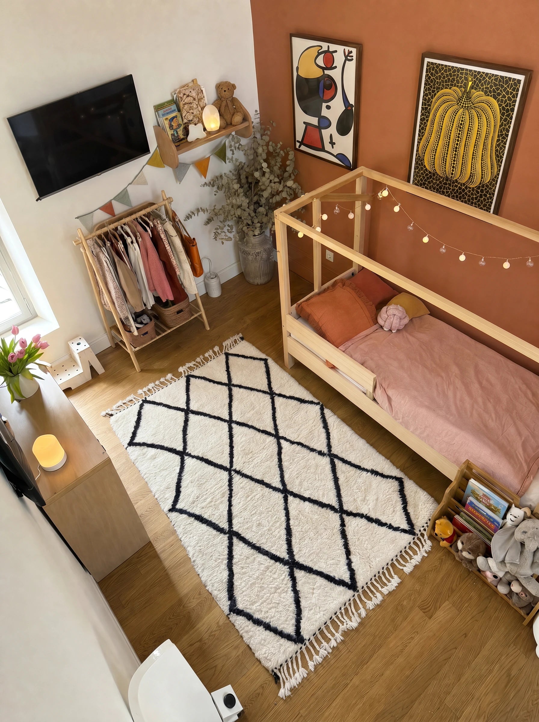 Colorful Berber rug 100 x 171 cm in a living room setting, handmade in wool | Tamazi