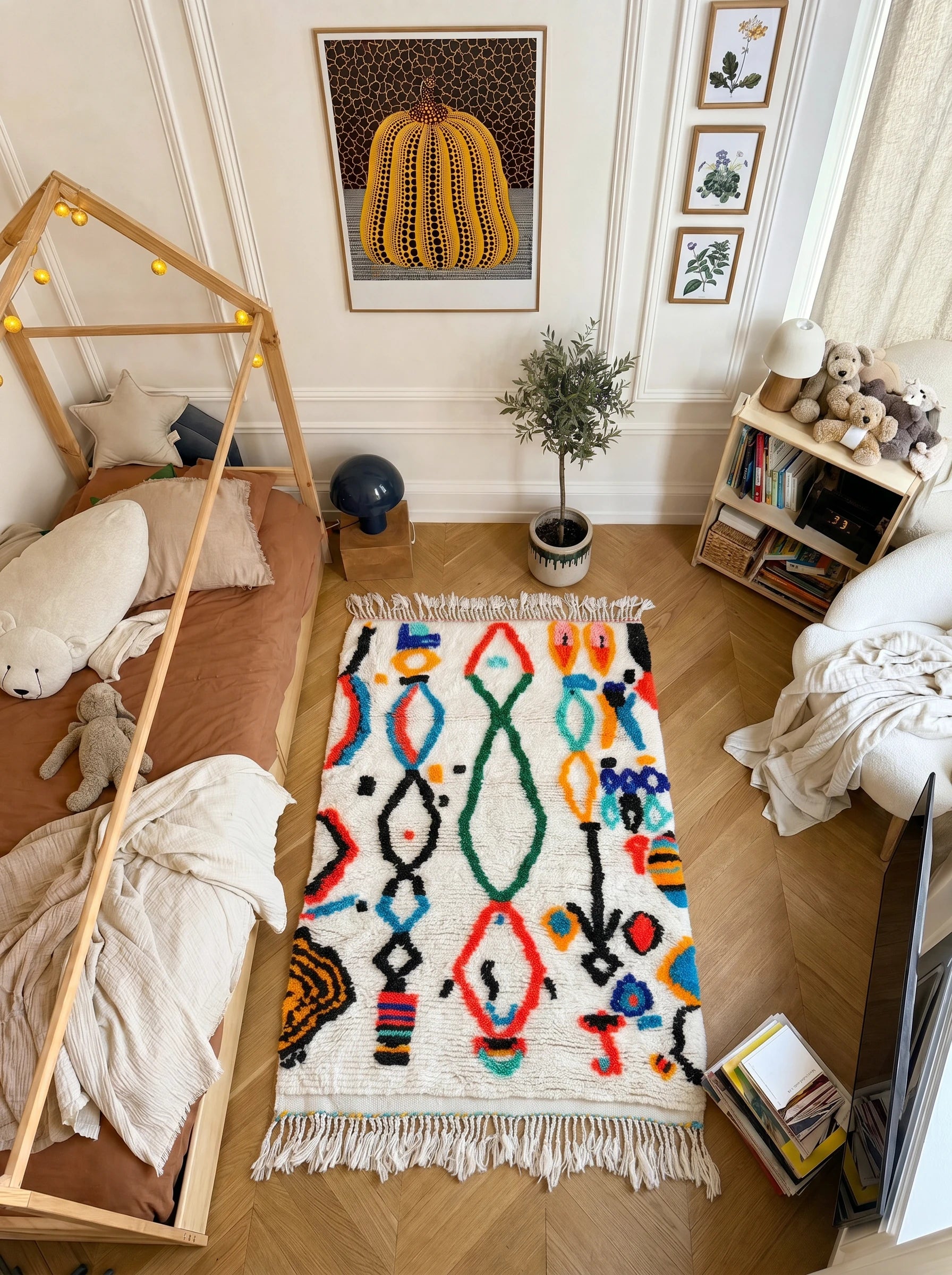 Colorful Berber rug 102 x 169 cm in a living room setting, handmade in wool | Tamazi