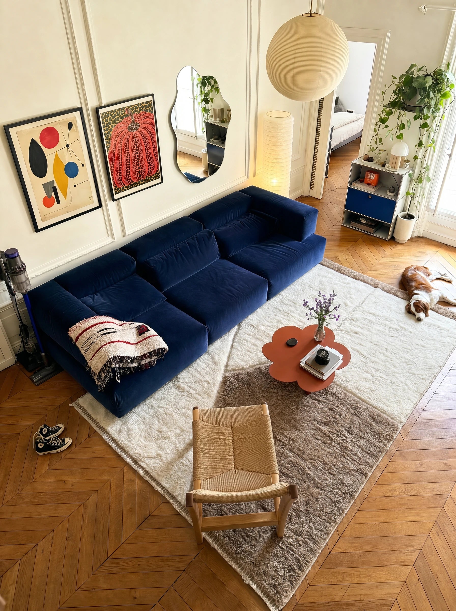 Tapis M'rirt 205 x 306 cm, tapis berbère en situation dans un salon, fait main en laine | Tamazi